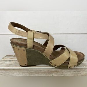 Dansko Frida leather wedge sandals in a sand antique color size 42 (11.5-12)
